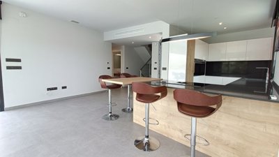 10670stunningfrontlinemodernvilla050625113606