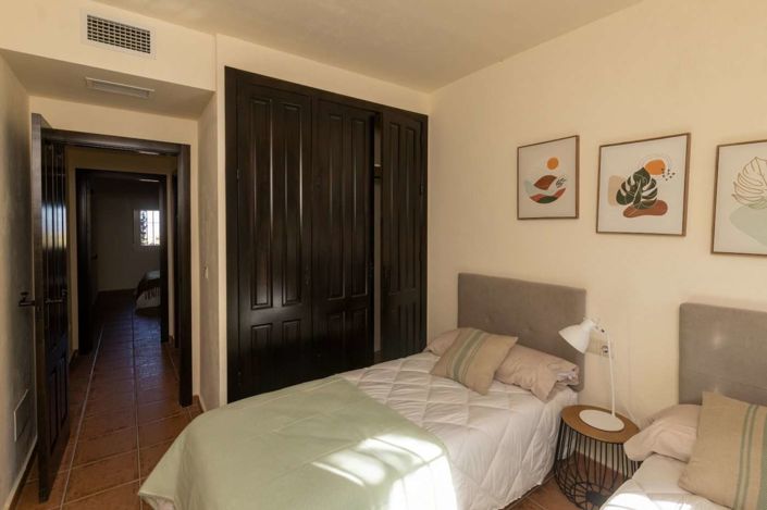 Image No.38-2 Bed Semi-Detached for sale