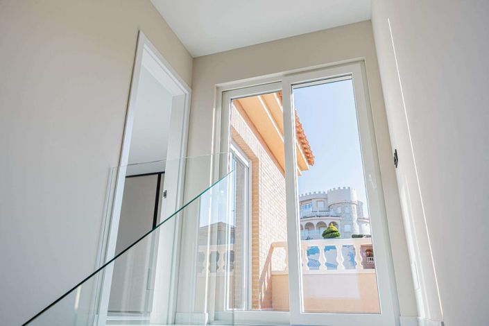 Image No.33-4 Bed Villa for sale