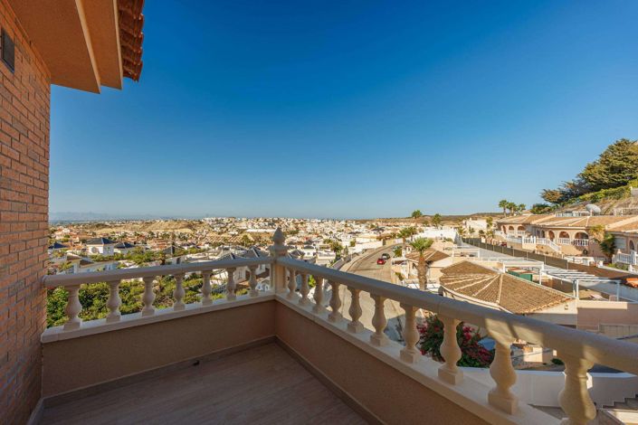 Image No.42-4 Bed Villa for sale