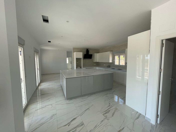 Image No.7-6 Bed Villa for sale