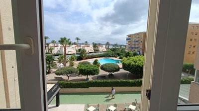 10892beautifulsecondfloorapartment11072514355