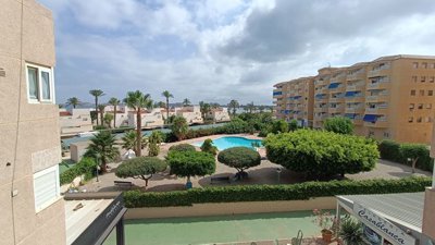 10892beautifulsecondfloorapartment11072514355