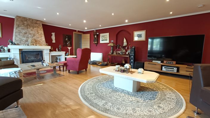 Image No.1-4 Bed Villa for sale