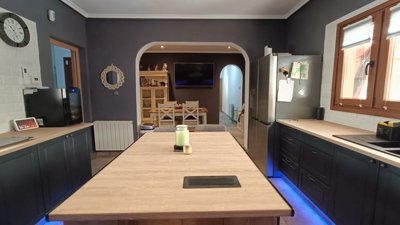 11075amazingcountryretreatwithstables18082515