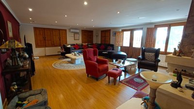 11075amazingcountryretreatwithstables18082515