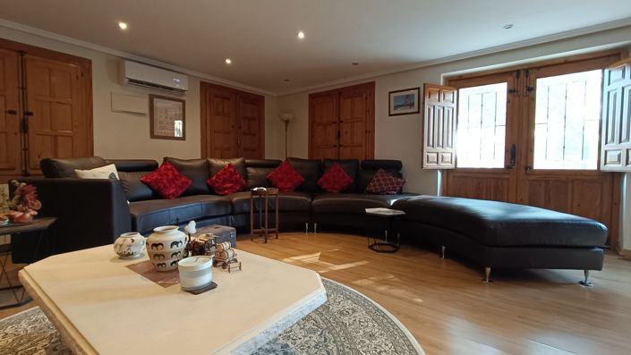 Image No.18-4 Bed Villa for sale