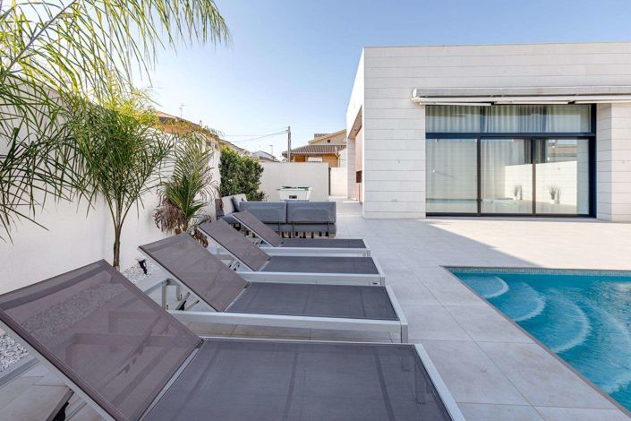 Image No.11-3 Bed Villa for sale