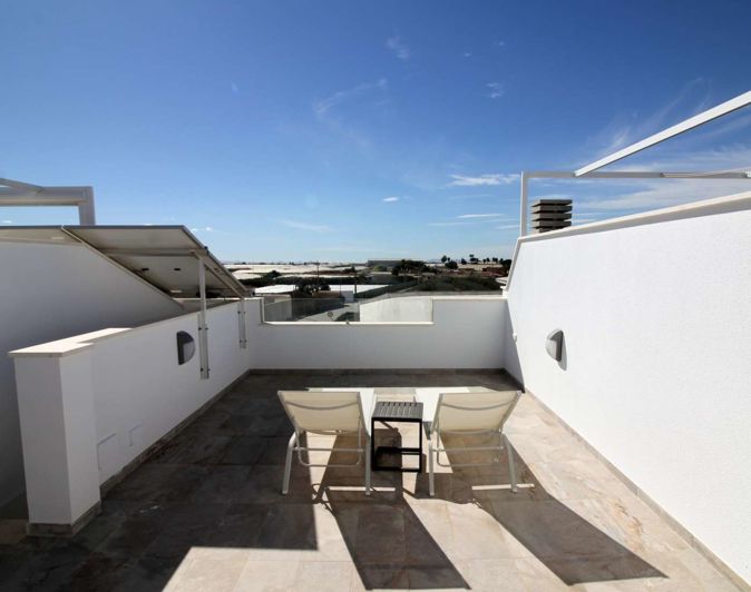 Image No.21-4 Bed Semi-Detached for sale