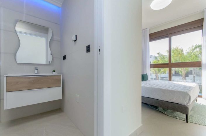 Image No.20-2 Bed Apartment for sale