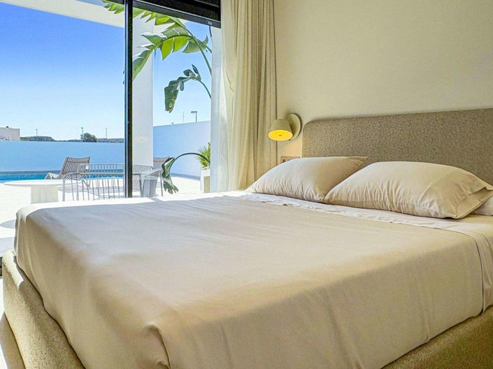 Image No.3-5 Bed Villa for sale