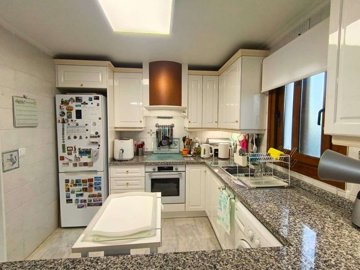 12288amazingfirstfloorapartmentforsale1311251