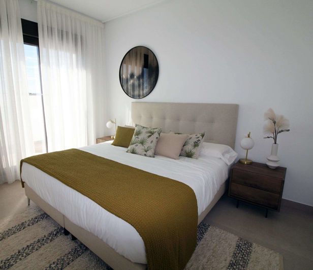 Image No.22-4 Bed Semi-Detached for sale