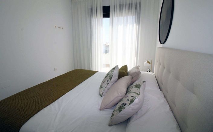 Image No.23-4 Bed Semi-Detached for sale