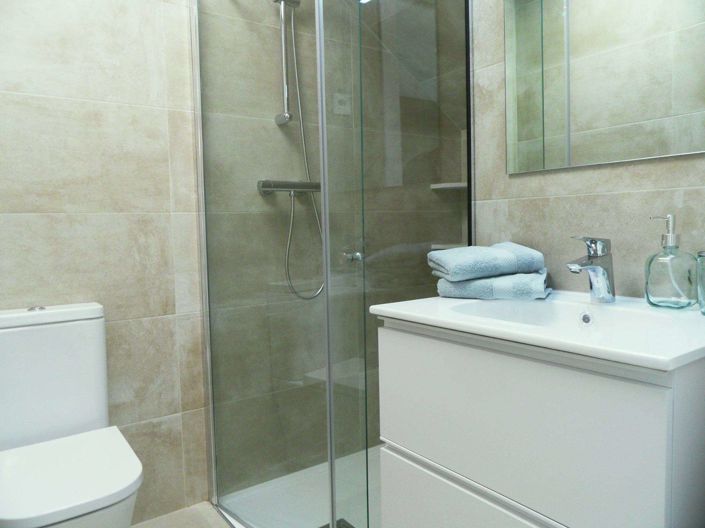 Image No.51-4 Bed Semi-Detached for sale