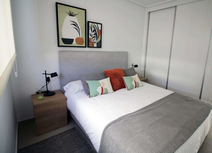 Image No.9-4 Bed Semi-Detached for sale