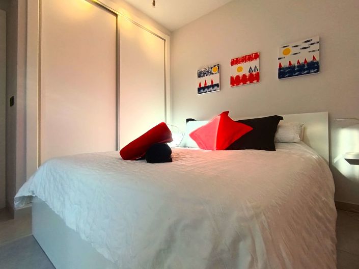 Image No.15-2 Bed Apartment for sale