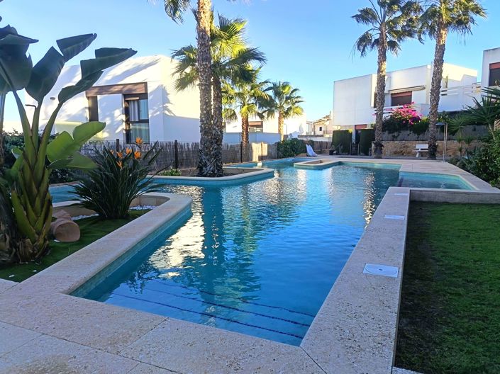 Image No.35-2 Bed Apartment for sale