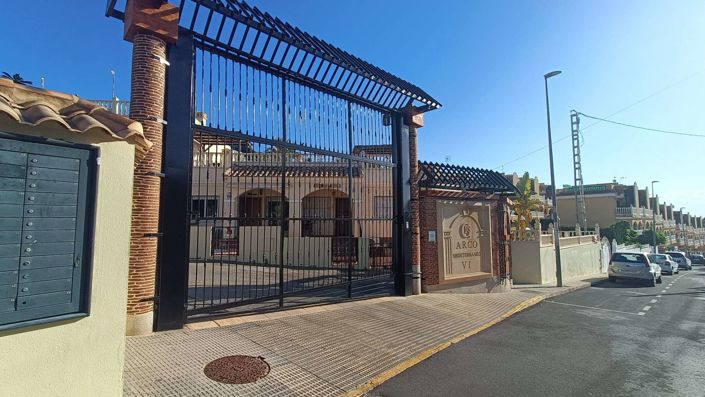 Image No.32-2 Bed Bungalow for sale