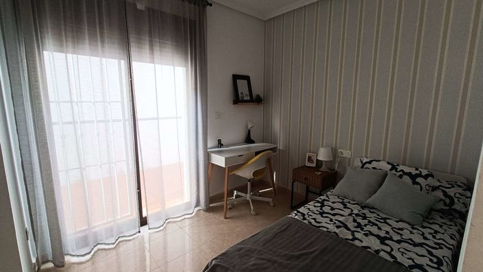 Image No.13-3 Bed Townhouse for sale