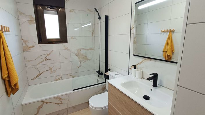 Image No.18-3 Bed Townhouse for sale