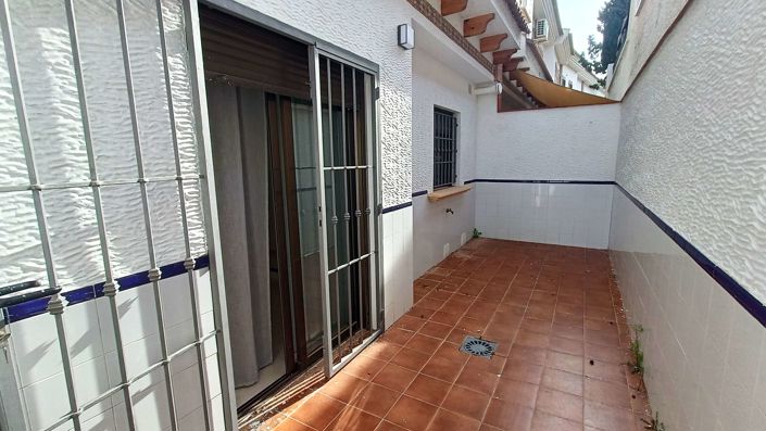 Image No.30-3 Bed Townhouse for sale