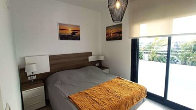 12852stunningdetachedvillawithheatedpoolandla