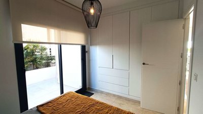 12852stunningdetachedvillawithheatedpoolandla