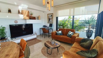 12852stunningdetachedvillawithheatedpoolandla