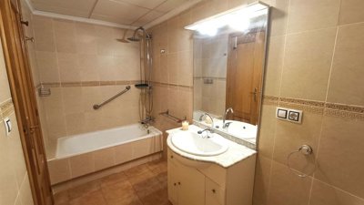 12885lovelyapartmentwithprivatesolariumandcom