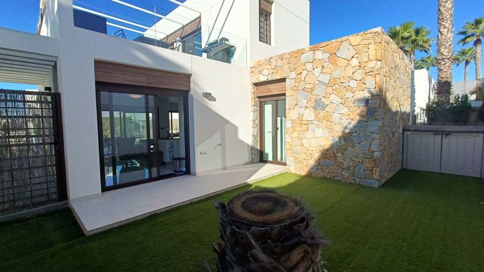 Image No.20-2 Bed Villa for sale