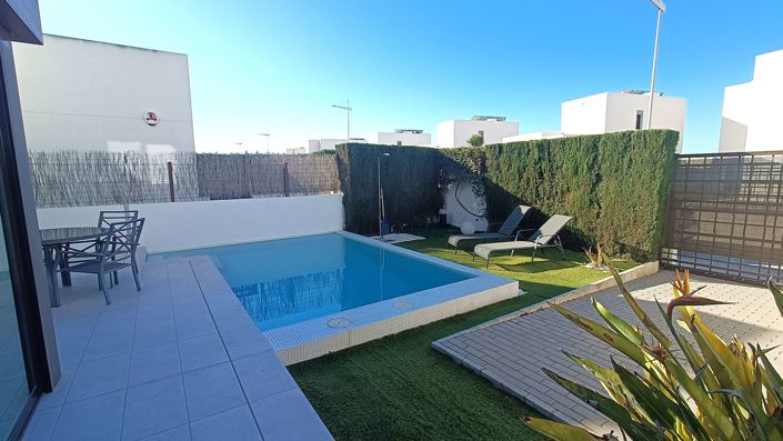 Image No.3-2 Bed Villa for sale