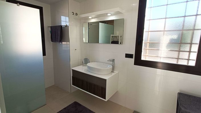 Image No.25-2 Bed Villa for sale