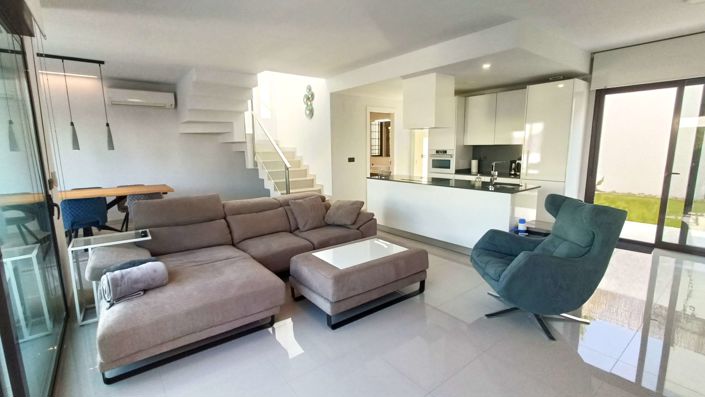 Image No.5-2 Bed Villa for sale