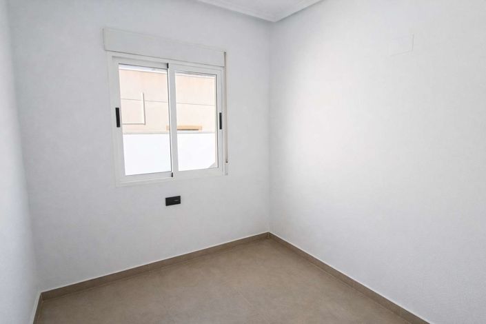 Image No.16-2 Bed Villa for sale