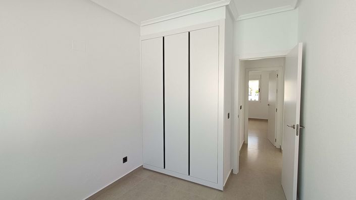 Image No.18-2 Bed Villa for sale