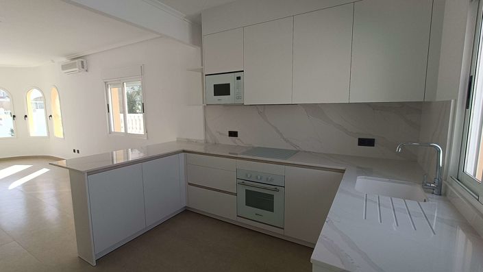 Image No.9-2 Bed Villa for sale