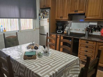 130654107592403261542236