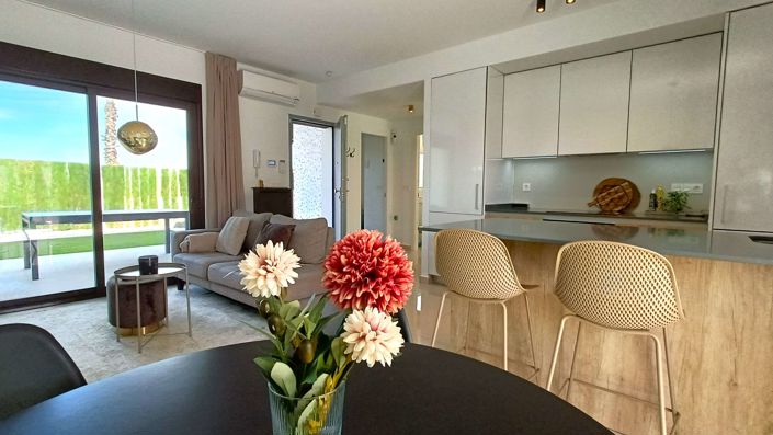 Image No.8-2 Bed Apartment for sale