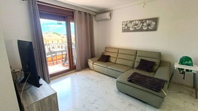 13171stunningtopfloorapartmentwithprivatesola