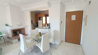 13171stunningtopfloorapartmentwithprivatesola
