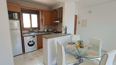 13171stunningtopfloorapartmentwithprivatesola