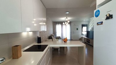 13195modernsouthfacingtownhousewithsolariuman