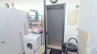 13195modernsouthfacingtownhousewithsolariuman