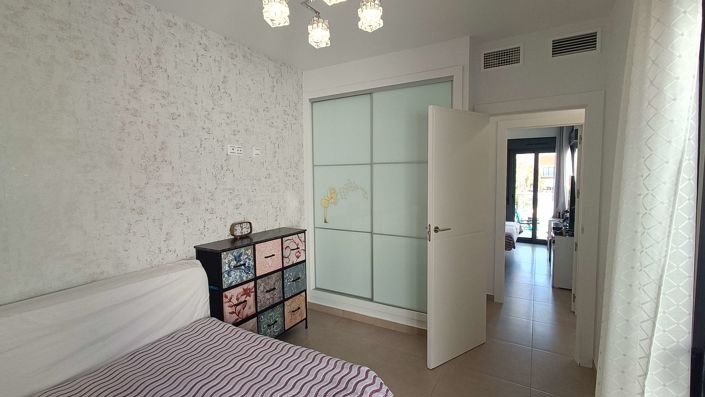 Image No.19-3 Bed Townhouse for sale