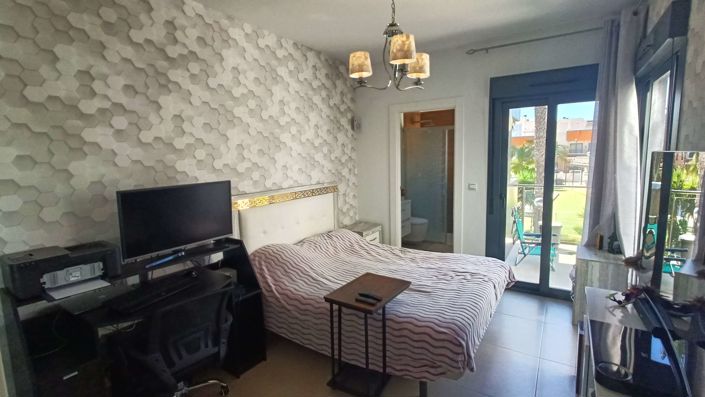 Image No.23-3 Bed Townhouse for sale