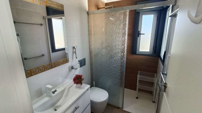 Image No.26-3 Bed Townhouse for sale