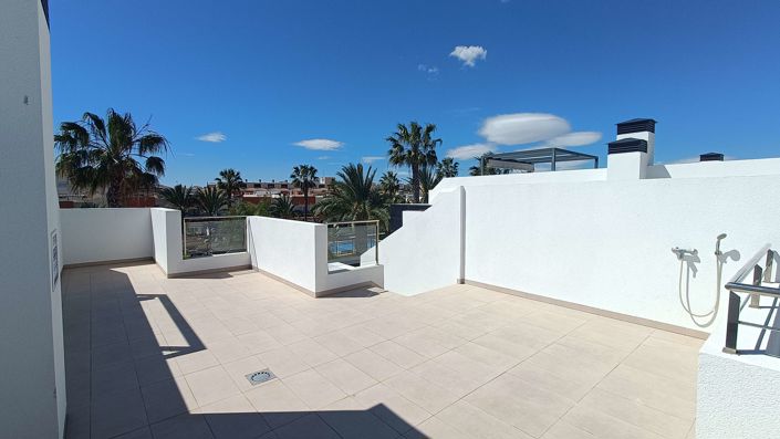 Image No.32-3 Bed Townhouse for sale