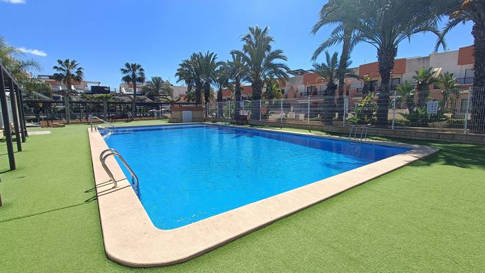 Image No.41-3 Bed Townhouse for sale