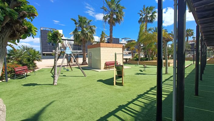 Image No.45-3 Bed Townhouse for sale